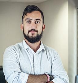 Dessinateur métreur, Valentin élabore les plans de construction à partir de logiciels de dessin/conception assistés par ordinateur (CAO-DAO) de pointe. Il crée les avant-projets, prépare les pièces administratives du permis de construire et les plans d’exécution. Dessinateur métreur, Valentin élabore les plans de construction à partir de logiciels de dessin/conception assistés par ordinateur (CAO-DAO) de pointe. Il crée les avant-projets, prépare les pièces administratives du permis de construire et les plans d’exécution.